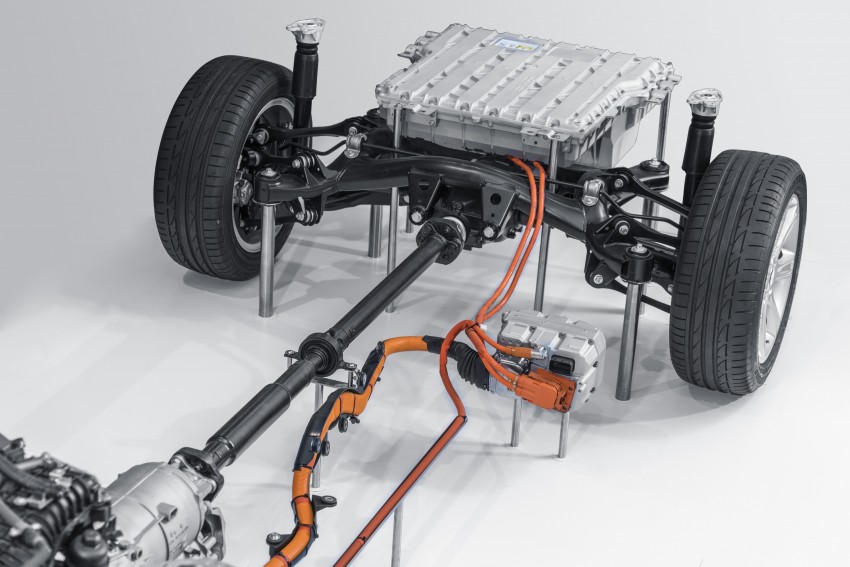 2016 BMW 330e iPerformance – production car finally debuts this year featuring 2.0 turbo hybrid system 465631