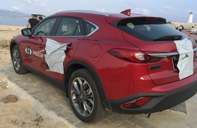 2016 Mazda CX-4 spyshots 9