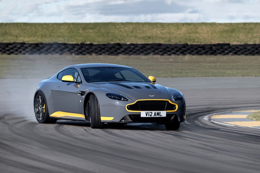2017 Aston Martin V12 Vantage S gets 7-spd manual 472995
