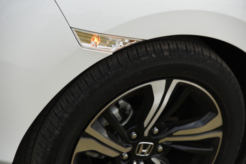 DRIVEN: 2016 FC Honda Civic 1.8L, 1.5L VTEC Turbo 492310