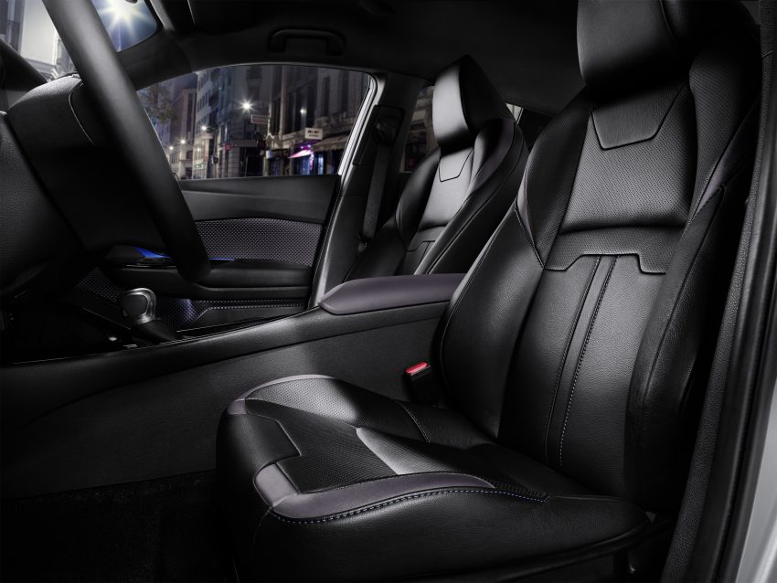 2017 Toyota C-HR – production SUV’s interior revealed 513100