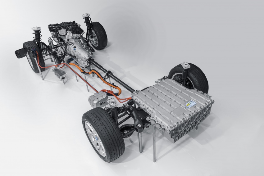 BMW 330e iPerformance Sport plug-in hybrid launched in Malaysia: 0-100 km/h 6.1 sec, 2.1 l/100 km, RM249k 540379