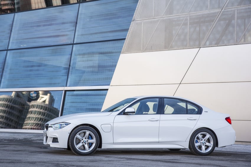 BMW 330e iPerformance Sport plug-in hybrid launched in Malaysia: 0-100 km/h 6.1 sec, 2.1 l/100 km, RM249k 540382