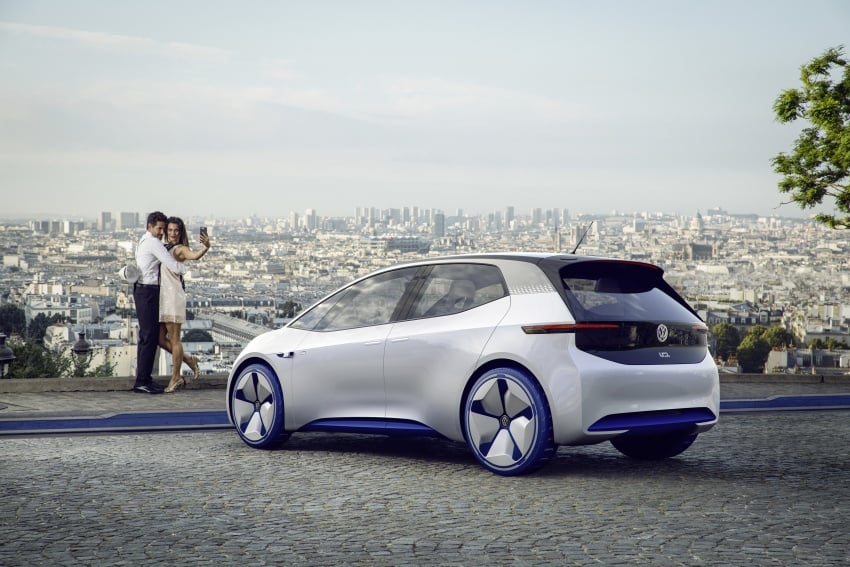Volkswagen ID. concept previews new electric vehicle – 600 km range, on sale in 2020, autonomous in 2025 557213