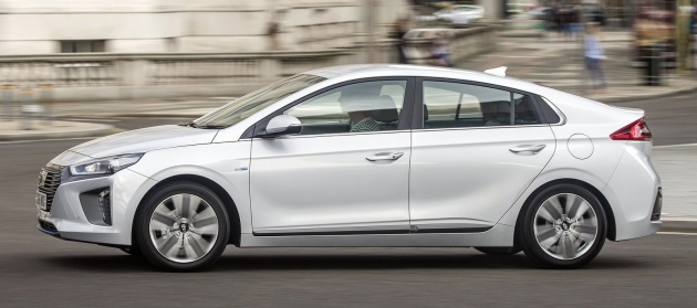 2017-hyundai-ioniq-hybrid-uk-spec-12