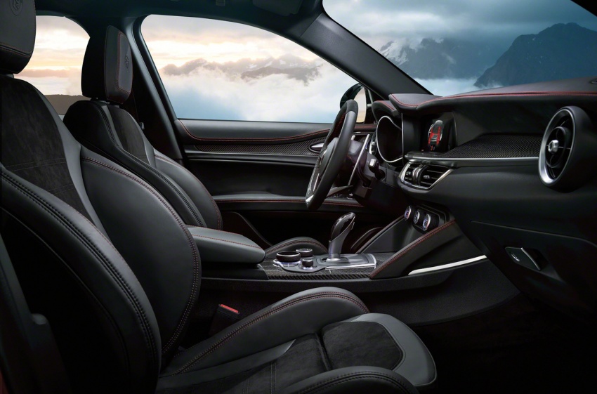 Alfa Romeo Stelvio – crossover pertama dari jenama tersebut, varian tertinggi Quadrifoglio 505 hp/600 Nm 580518