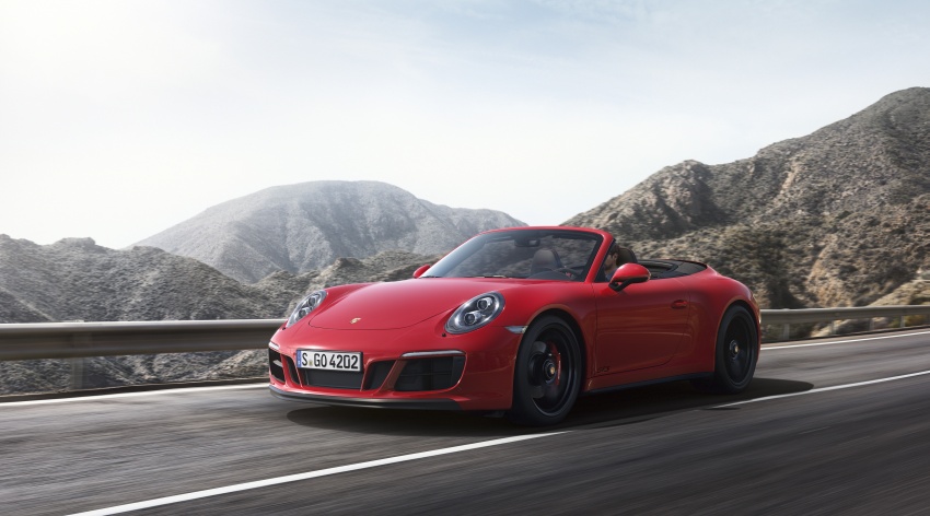 2017 Porsche 911 GTS models make official debut 600131