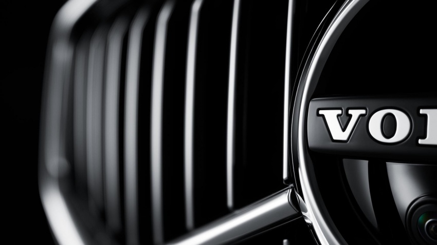 2018 Volvo XC60 teasers continue – rear LEDs shown 621523