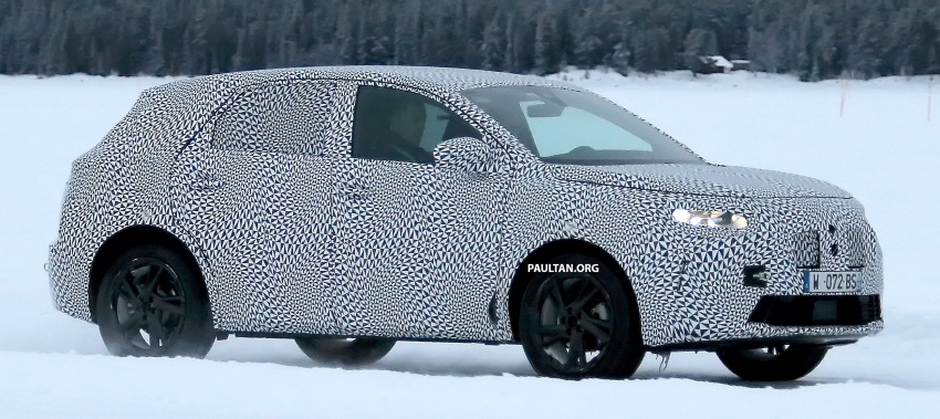 SPIED: DS7 seen undisguised; autonomous tech? 613947