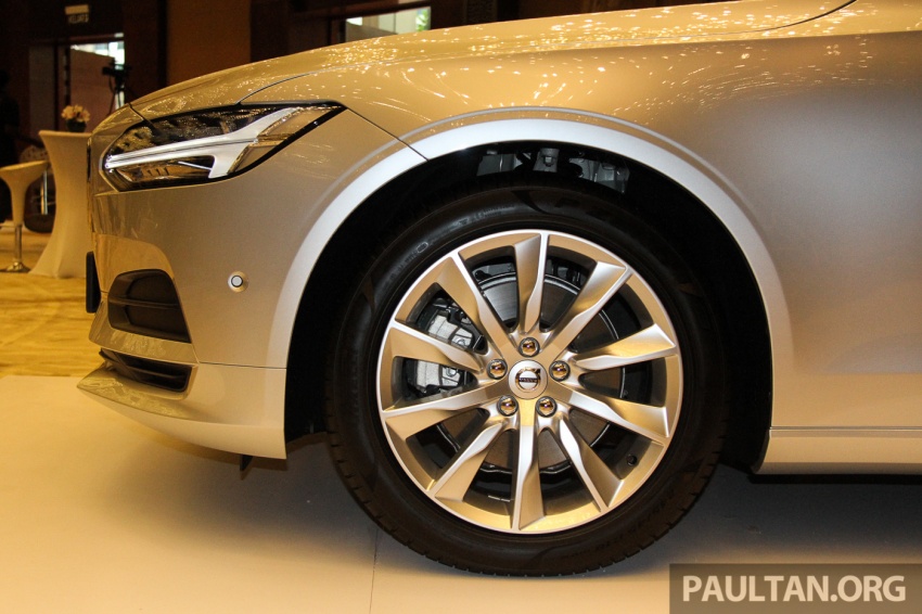 Volvo S90, V90 launched in M’sia: T5 and T6 R-Design, semi-autonomous driving as standard, from RM389k 634446
