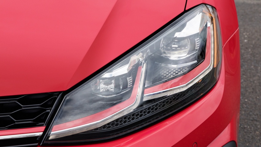 VW bakal pamer barisan Golf 2018 di New York 643354