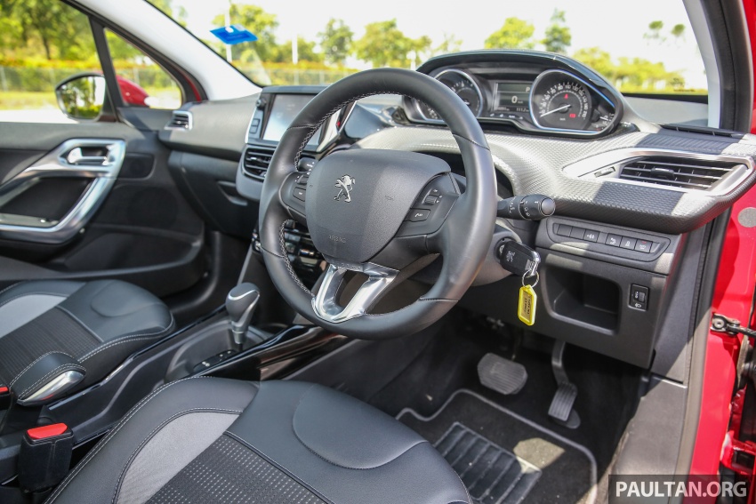 FIRST DRIVE: Peugeot 208 and 2008 1.2L PureTech 675647