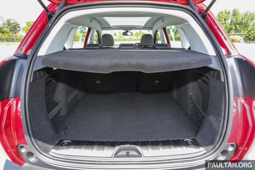 FIRST DRIVE: Peugeot 208 and 2008 1.2L PureTech 675678