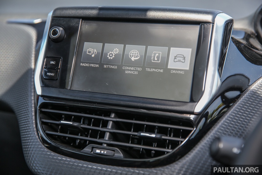 FIRST DRIVE: Peugeot 208 and 2008 1.2L PureTech 675654