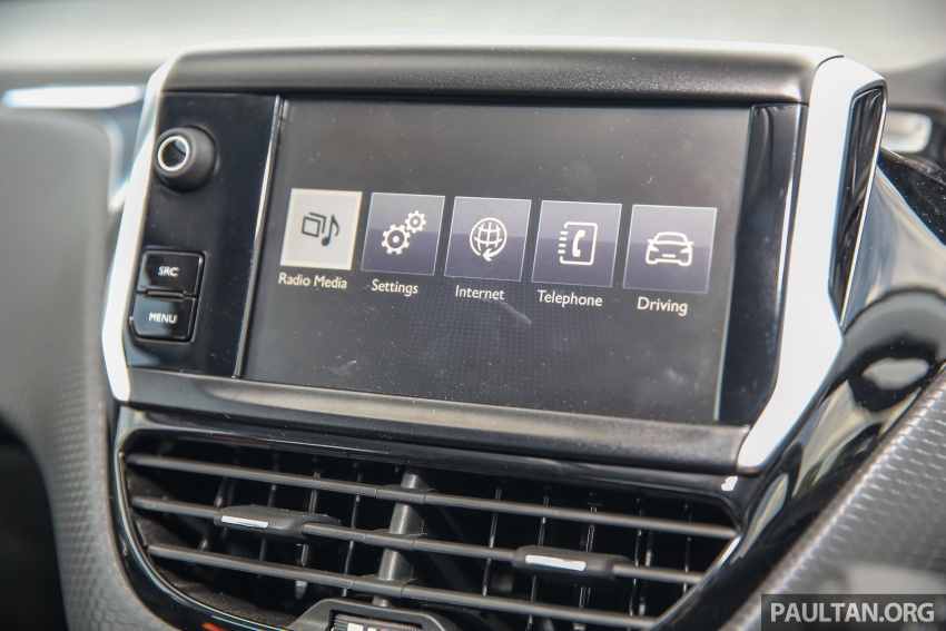 FIRST DRIVE: Peugeot 208 and 2008 1.2L PureTech 675587