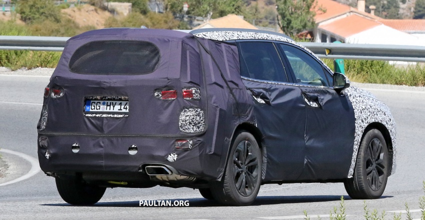 SPYSHOTS: Next-gen Hyundai Santa Fe seen testing 700343