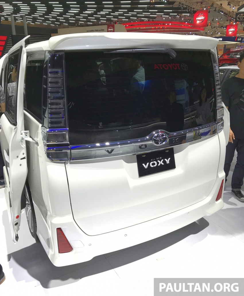 GIIAS 2017: Toyota Voxy – third-gen facelift debuts 698383