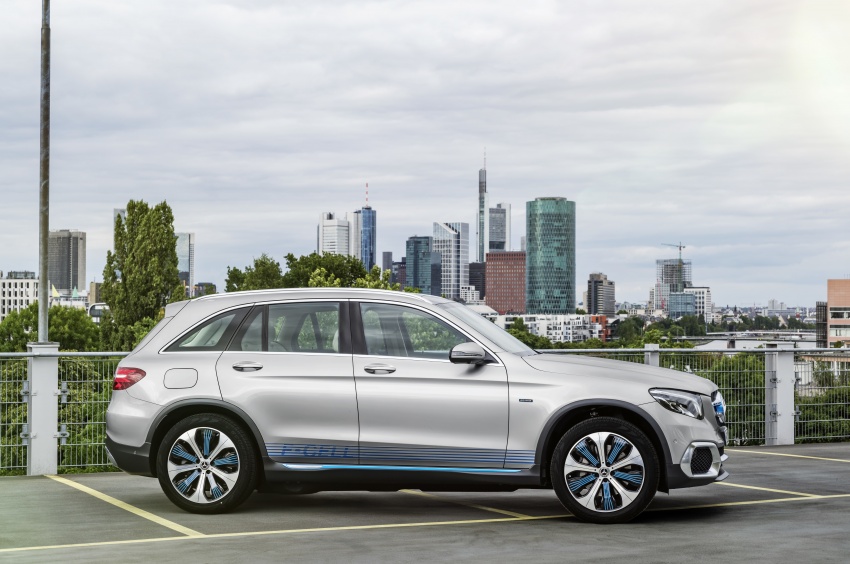 Mercedes-Benz GLC F-Cell revealed in pre-production form at Frankfurt show – two electric energy sources 710377