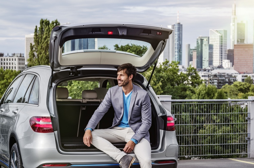 Mercedes-Benz GLC F-Cell revealed in pre-production form at Frankfurt show – two electric energy sources 710379