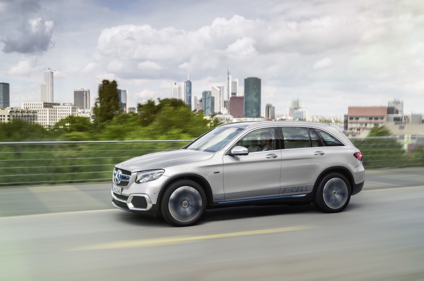 Mercedes-Benz GLC F-Cell revealed in pre-production form at Frankfurt show – two electric energy sources 710381