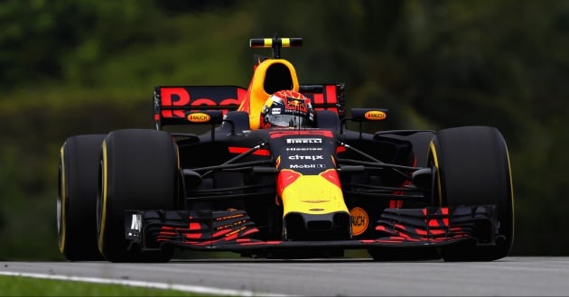 2017 Malaysian GP: Verstappen wins thrilling final race