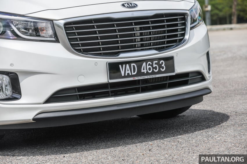 FIRST DRIVE: Kia Grand Carnival 2.2D video review 732784