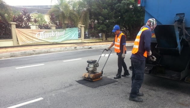 There should be no confusion over road repairs, as public safety is paramount – road safety experts