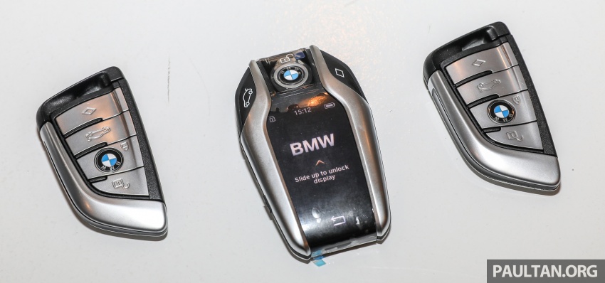 GALLERY: BMW 530e iPerformance plug-in vs 530i 769774