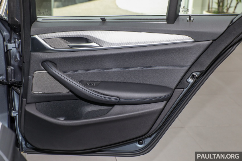 GALLERY: BMW 530e iPerformance plug-in vs 530i 769856