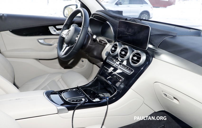 SPYSHOTS: Mercedes-Benz GLC facelift interior seen 766643