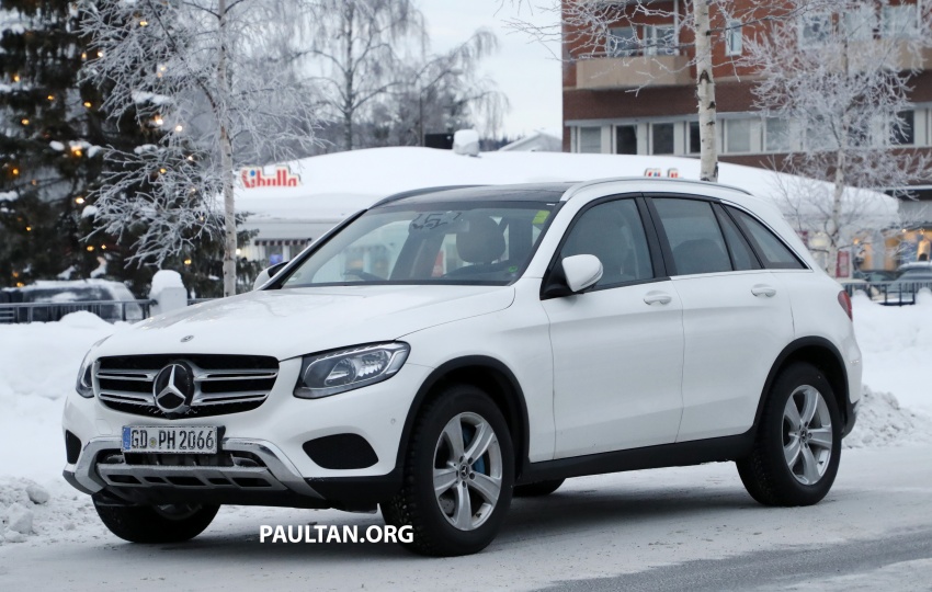 SPYSHOTS: Mercedes-Benz GLC facelift interior seen 766647