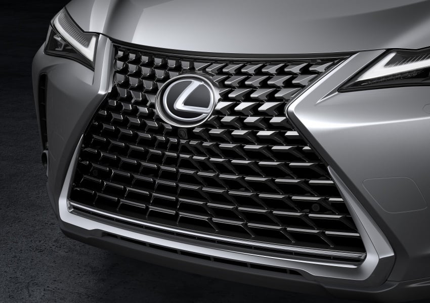 2019 Lexus UX SUV – slots under NX, 2.0 NA, hybrid 790148