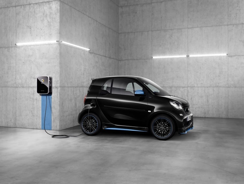 smart EQ fortwo, forfour nightsky edition EVs unveiled – new fast charger, car-sharing service also introduced 786754
