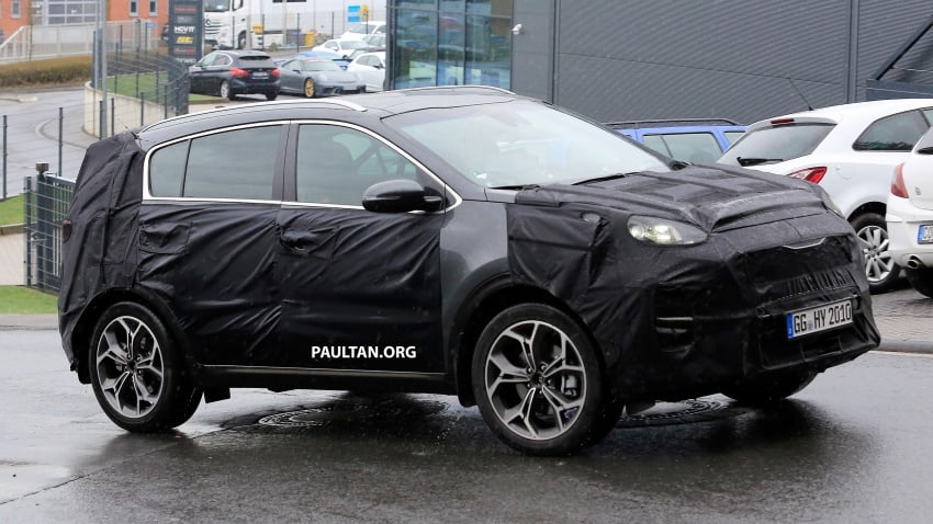 SPIED: Kia Sportage facelift seen near the Nurburgring 807790