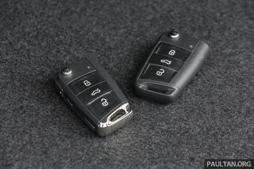 FIRST DRIVE: 2018 Volkswagen Golf GTI and R Mk7.5 826827