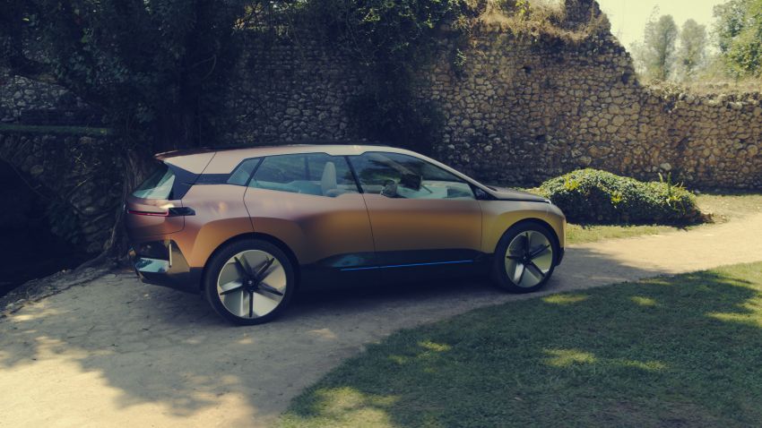 BMW Vision iNEXT previews all-electric SUV for 2021 862304