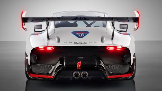 Porsche 935 – 700 hp, more carbon-fibre, 77 units only