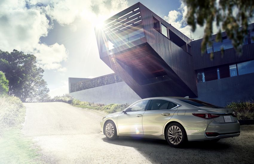 2019 Lexus ES launched in Japan – world’s first side-view cameras, ES 300h hybrid only, RM216k to RM259k 878721