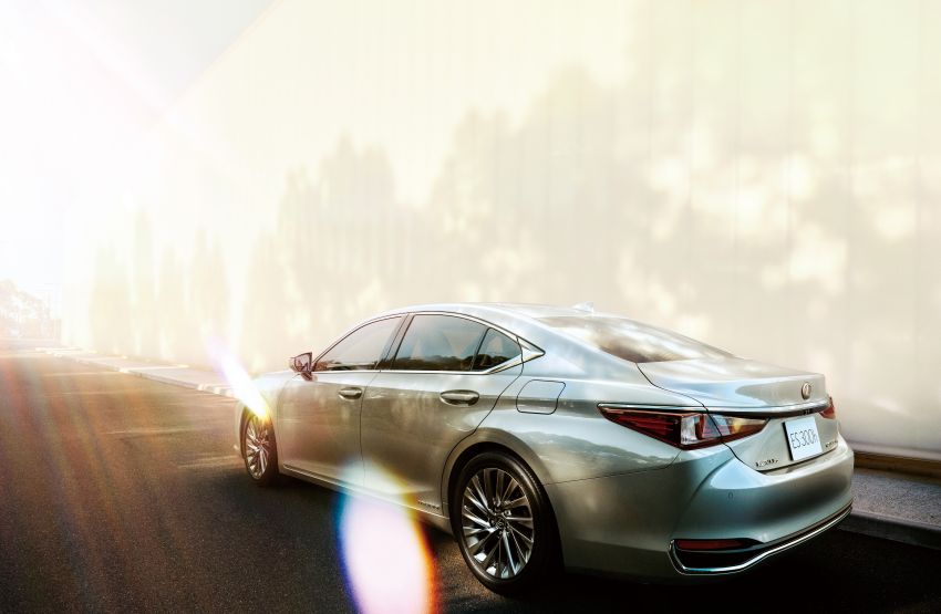 2019 Lexus ES launched in Japan – world’s first side-view cameras, ES 300h hybrid only, RM216k to RM259k 878708