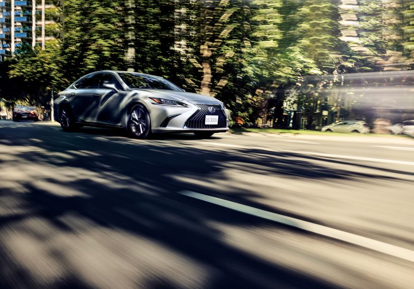 2019 Lexus ES launched in Japan – world’s first side-view cameras, ES 300h hybrid only, RM216k to RM259k 878714