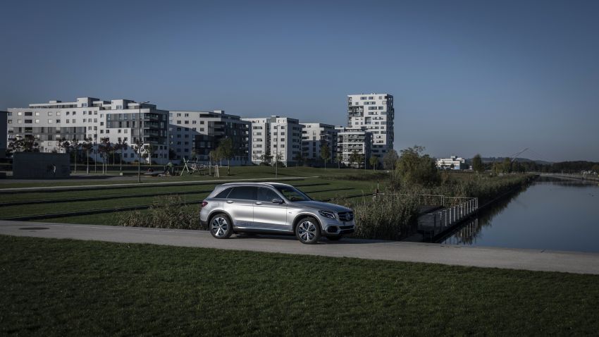 Mercedes-Benz GLC F-Cell – production plug-in hybrid hydrogen SUV debuts with 208 hp, 478 km total range 873714