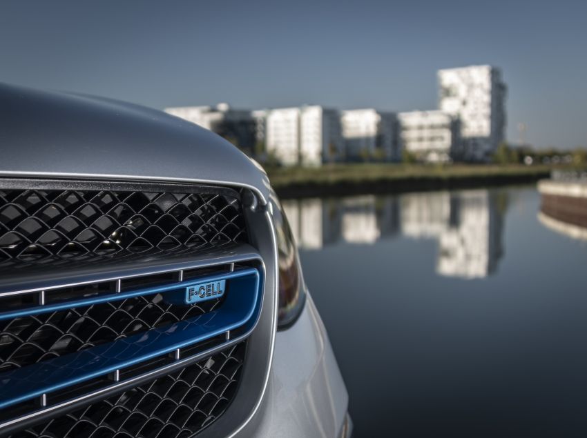 Mercedes-Benz GLC F-Cell – production plug-in hybrid hydrogen SUV debuts with 208 hp, 478 km total range 873719
