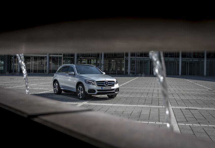 Mercedes-Benz GLC F-Cell – production plug-in hybrid hydrogen SUV debuts with 208 hp, 478 km total range 873721