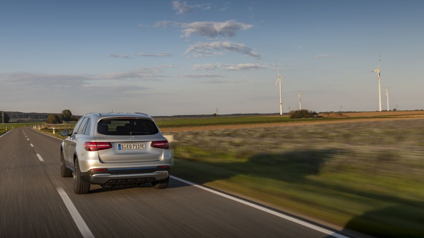 Mercedes-Benz GLC F-Cell – production plug-in hybrid hydrogen SUV debuts with 208 hp, 478 km total range 873701