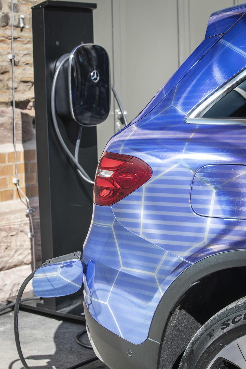 Mercedes-Benz GLC F-Cell – production plug-in hybrid hydrogen SUV debuts with 208 hp, 478 km total range 873793