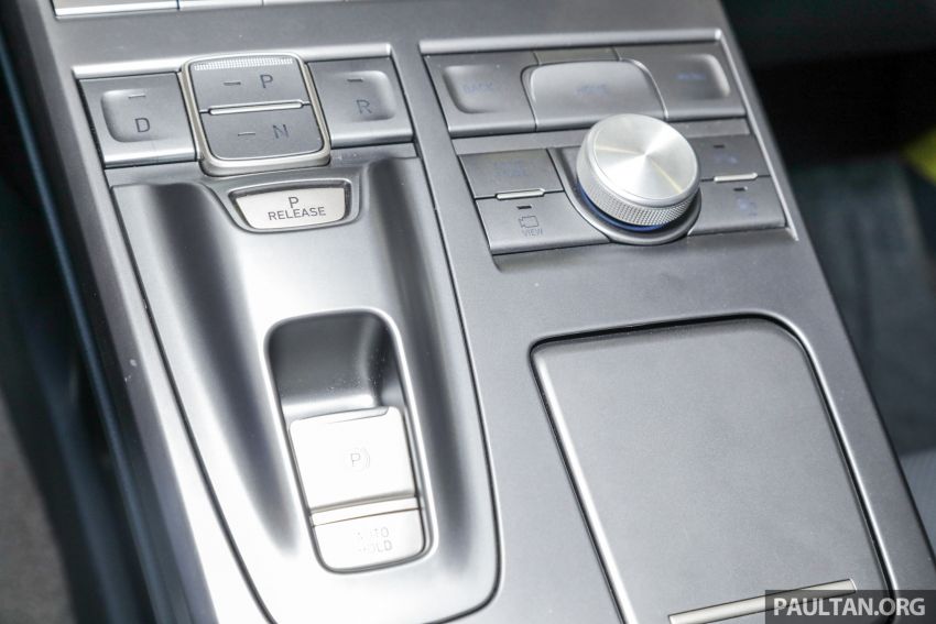 KLIMS18: Hyundai Nexo hydrogen fuel cell EV SUV 893008