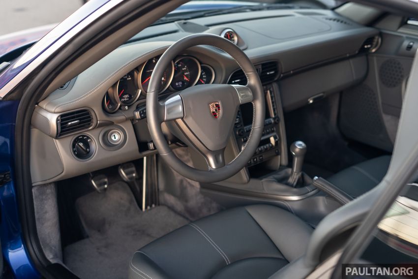 Porsche 911 tribute – a living legend owning its niche 989694