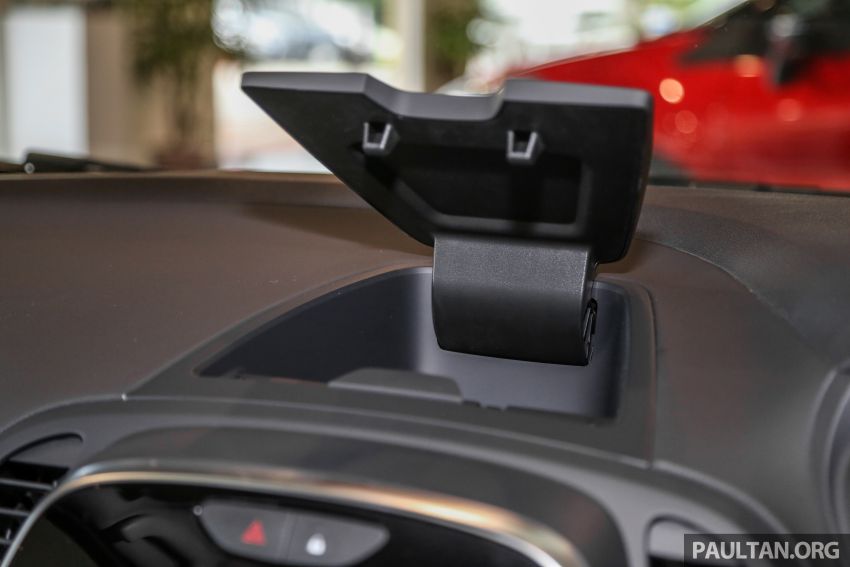 Renault Captur gets upgraded Euro 6 engine, new infotainment system, Captur+ Special Edition 955405