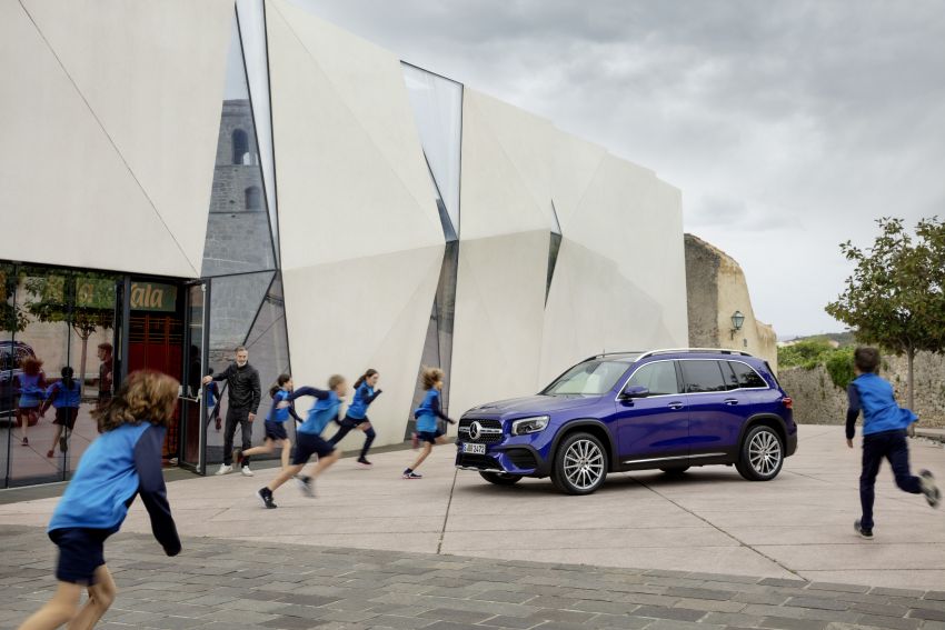 Mercedes-Benz GLB didedah – model kompak dengan pilihan tujuh tempat duduk, fungsi offroad, 4Matic 970297