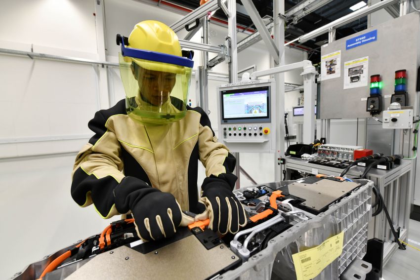 BMW Group Thailand commences local assembly of high-voltage batteries for plug-in hybrid models 1014776